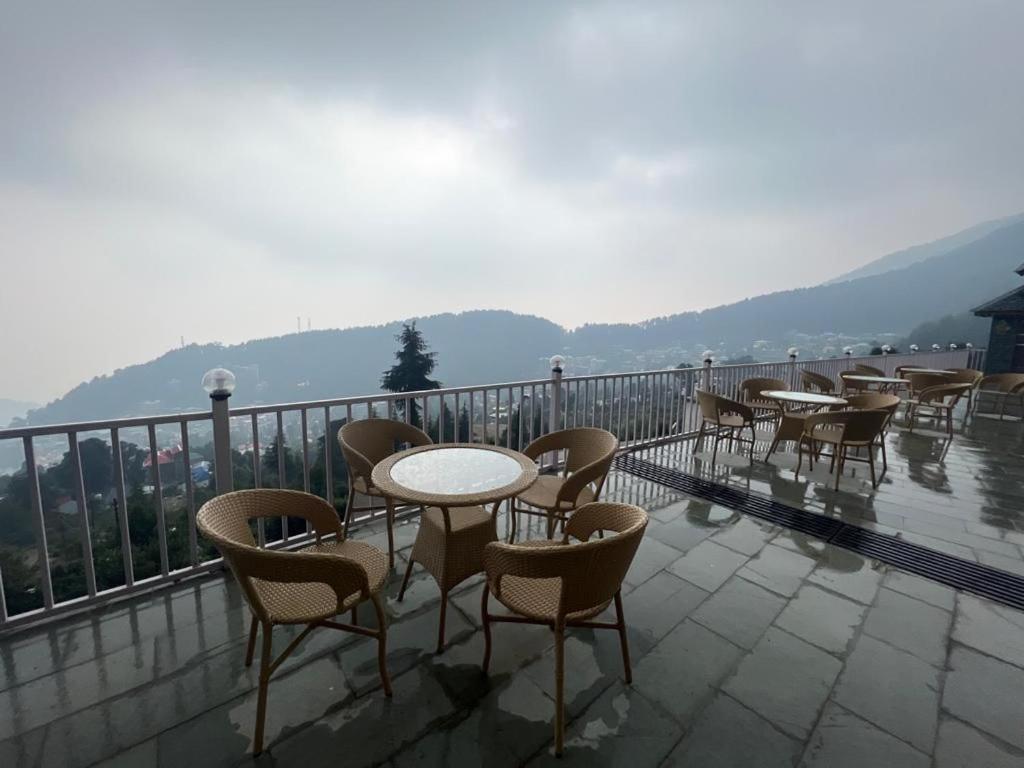 Highsky Resort Dharamshala Bagian luar foto